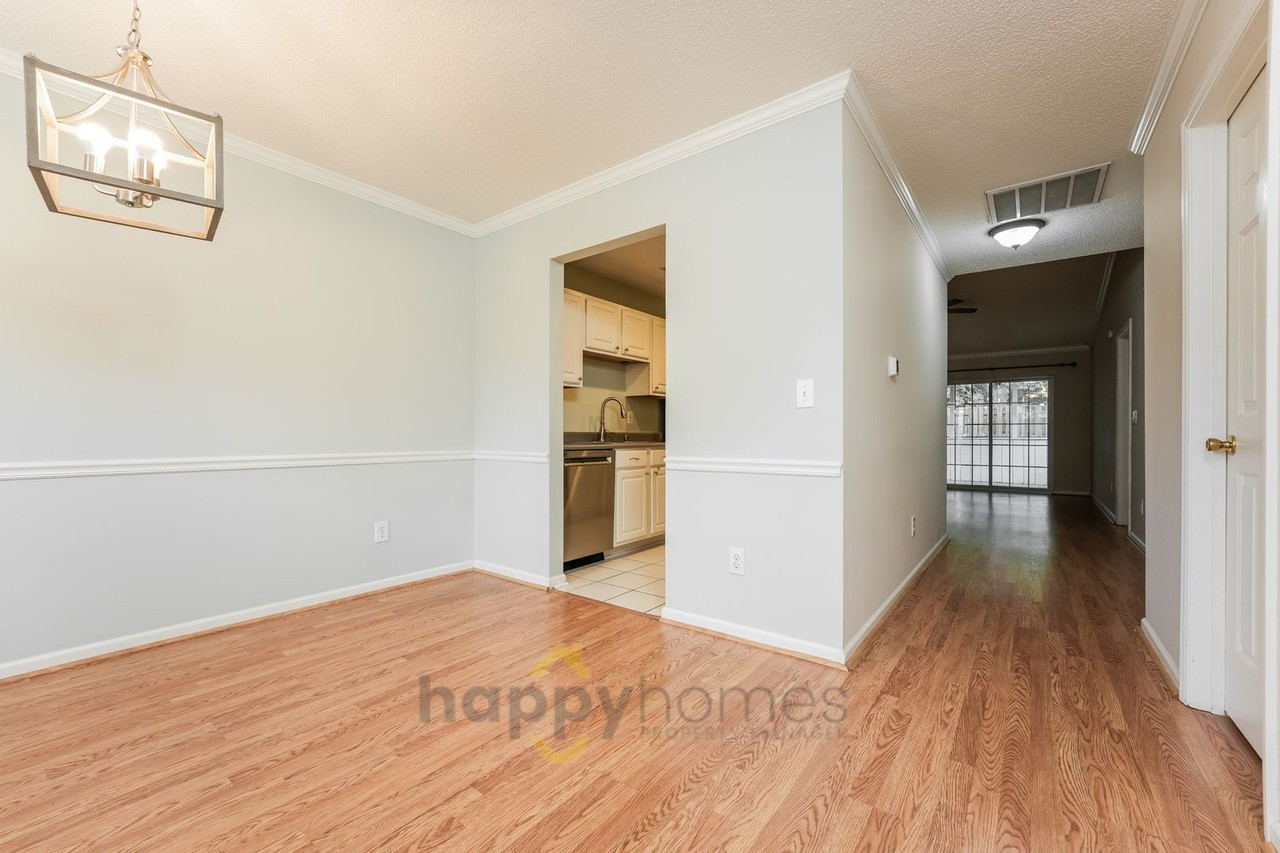 1627 Dexter Ln - Photo 6 of 21