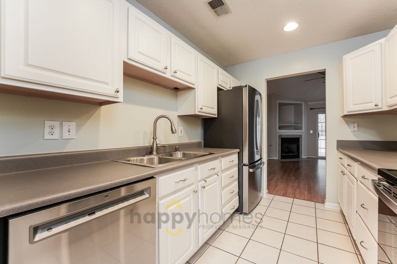 1627 Dexter Ln - Photo 7 of 21