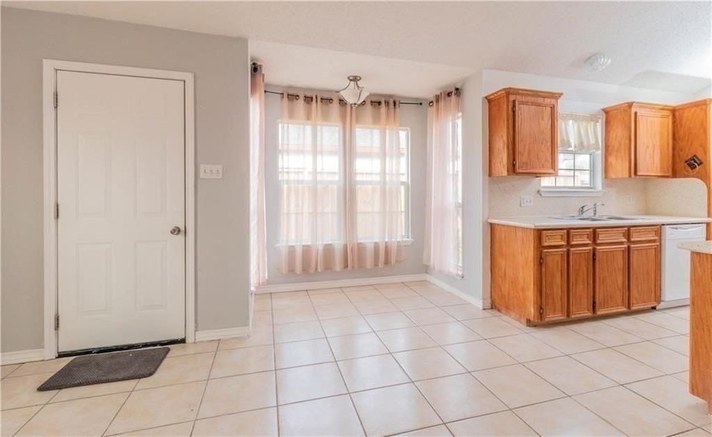 7945 Fox Dr - Photo 2 of 11