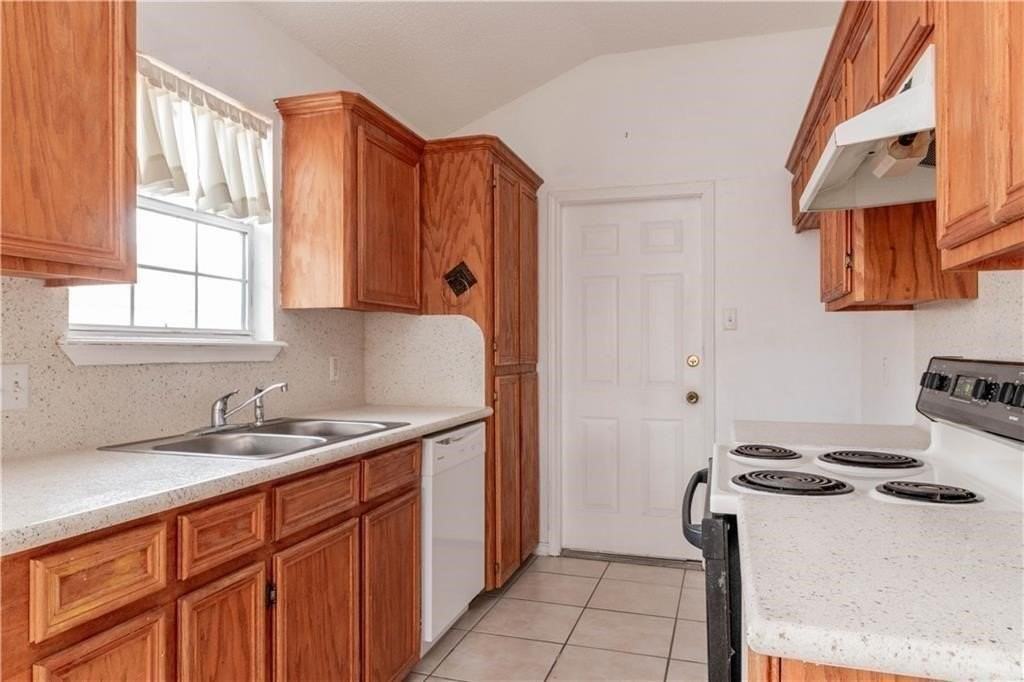7945 Fox Dr - Photo 4 of 11