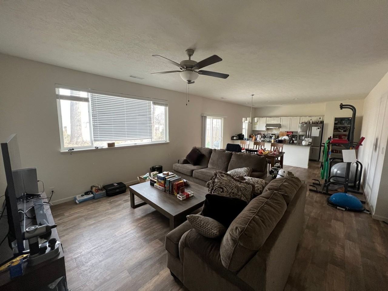 3430 Marlton Ct - Photo 3 of 7