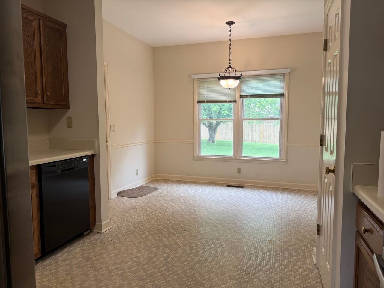 7033 Northridge Dr - Photo 5 of 25