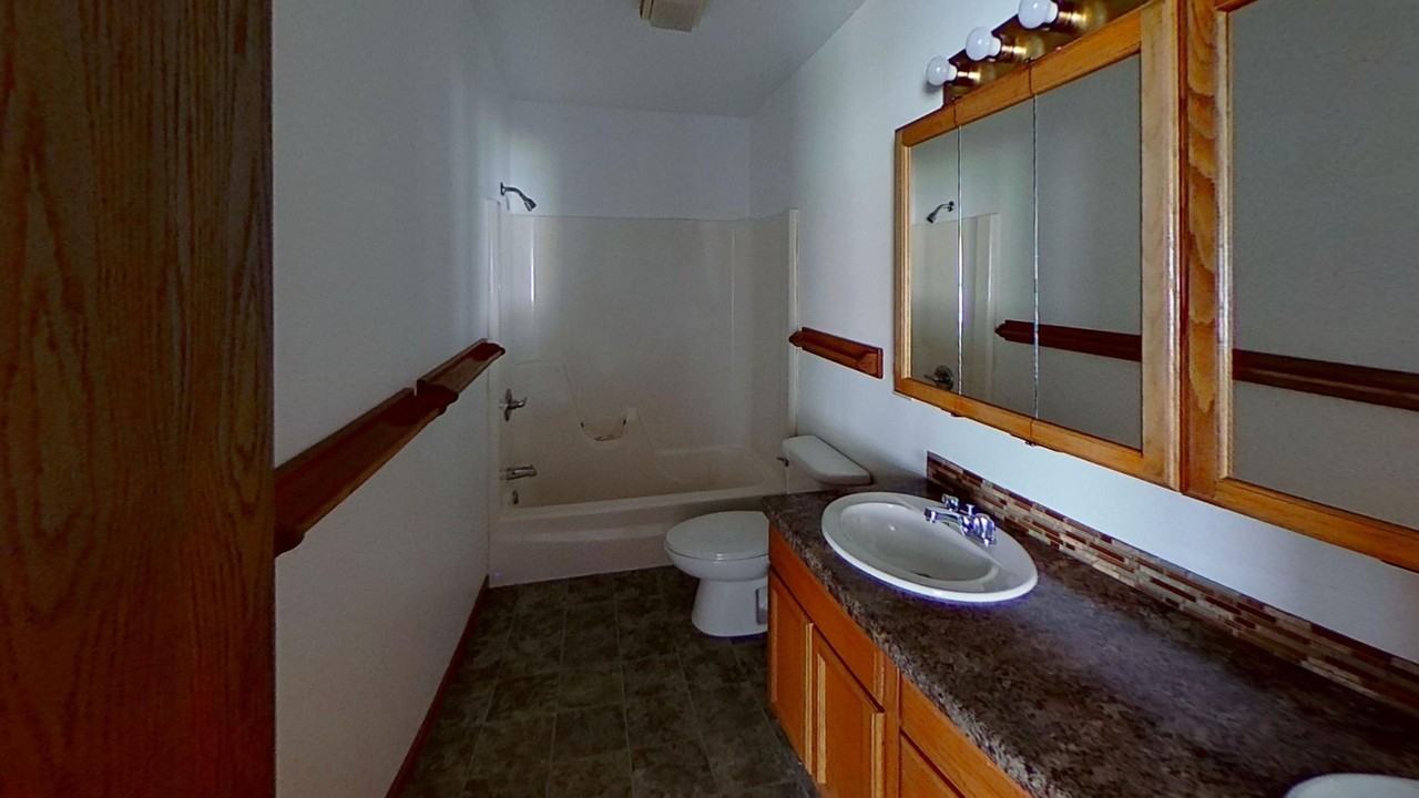 2316 51st St - Photo 6 of 10