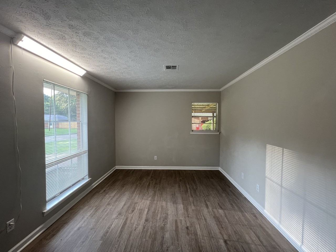 107 Richmond Way - Photo 3 of 16
