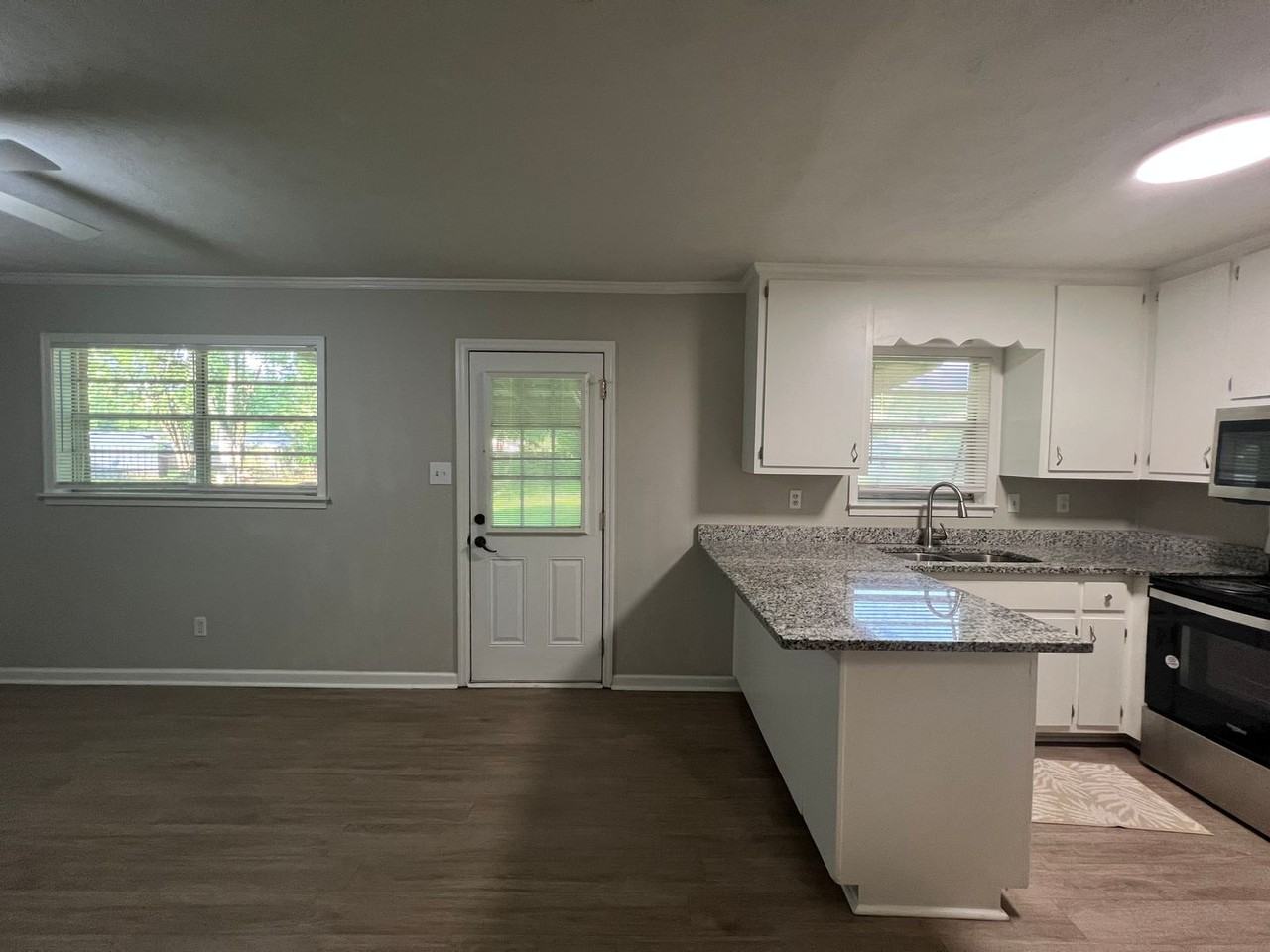 107 Richmond Way - Photo 5 of 16