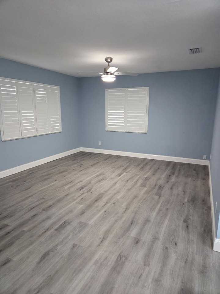 8036 25th Ave N - Photo 2 of 30