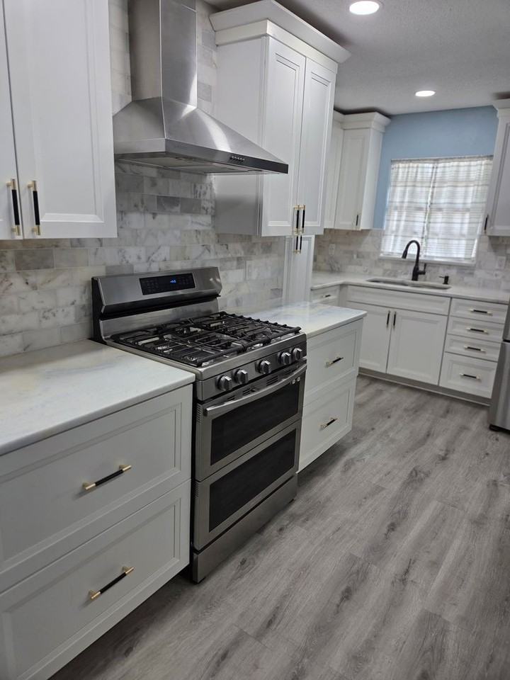 8036 25th Ave N - Photo 7 of 30