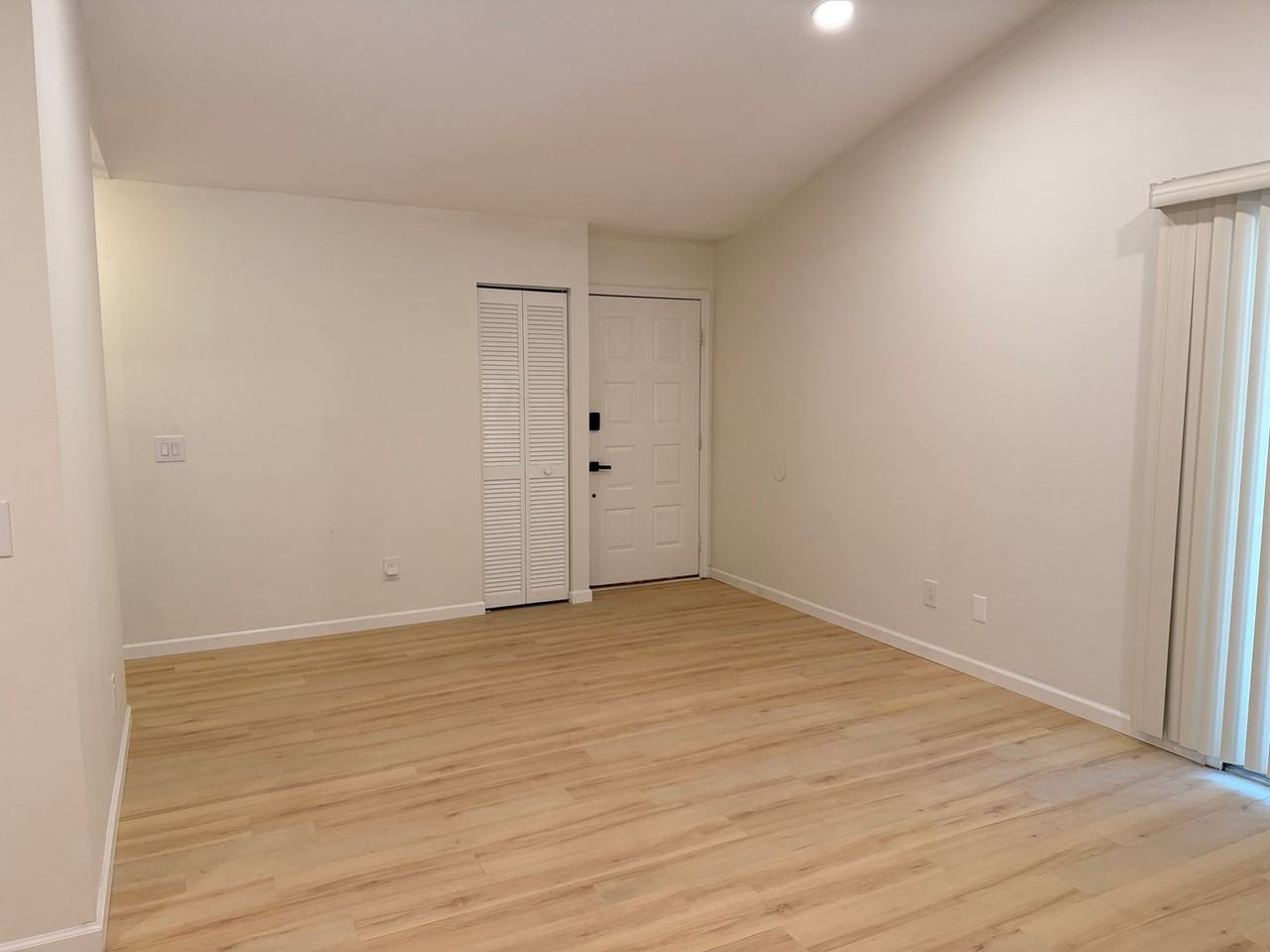 96 Mathews Dr #55 - Photo 4 of 27