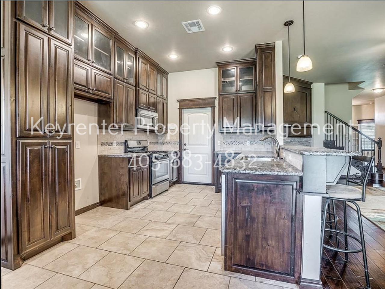 8409 Nw 140th St - Photo 7 of 31