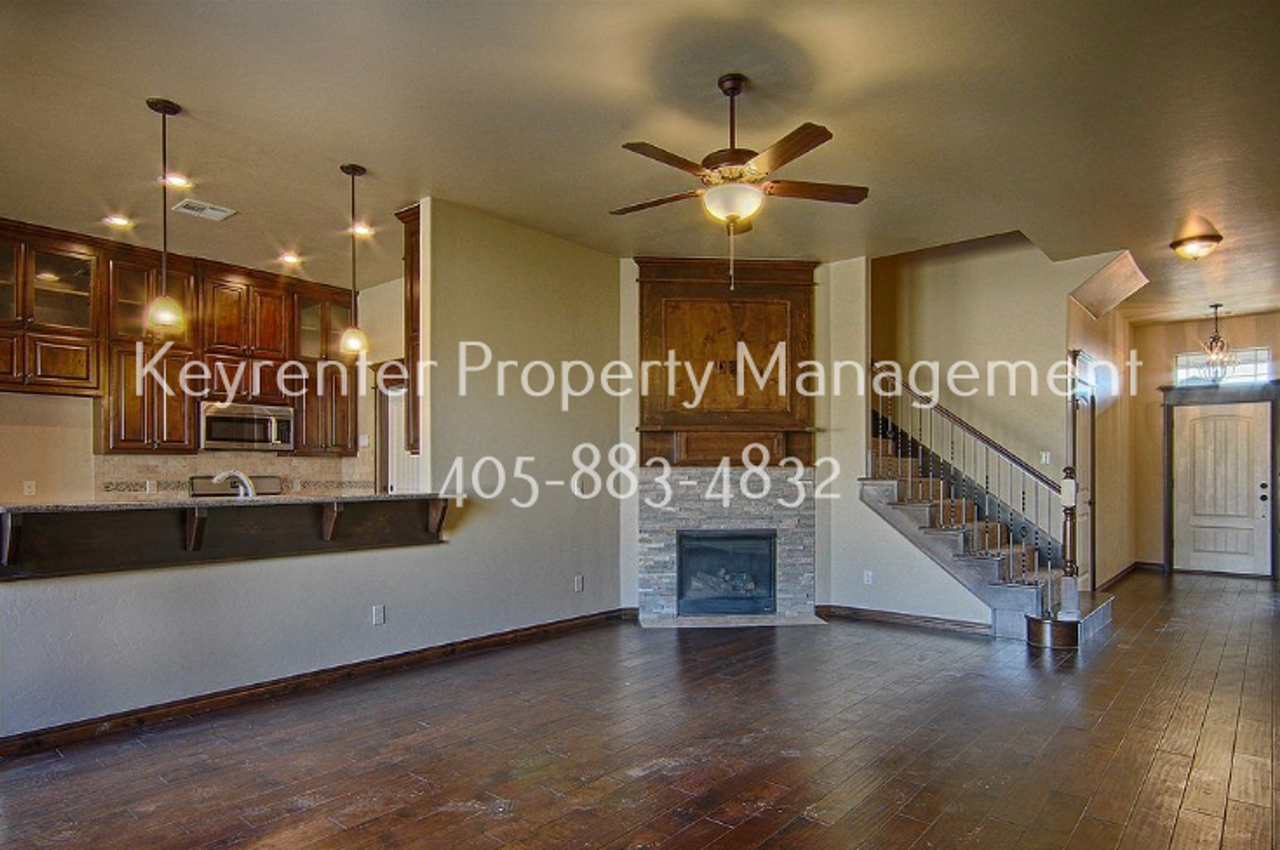 8409 Nw 140th St - Photo 6 of 31