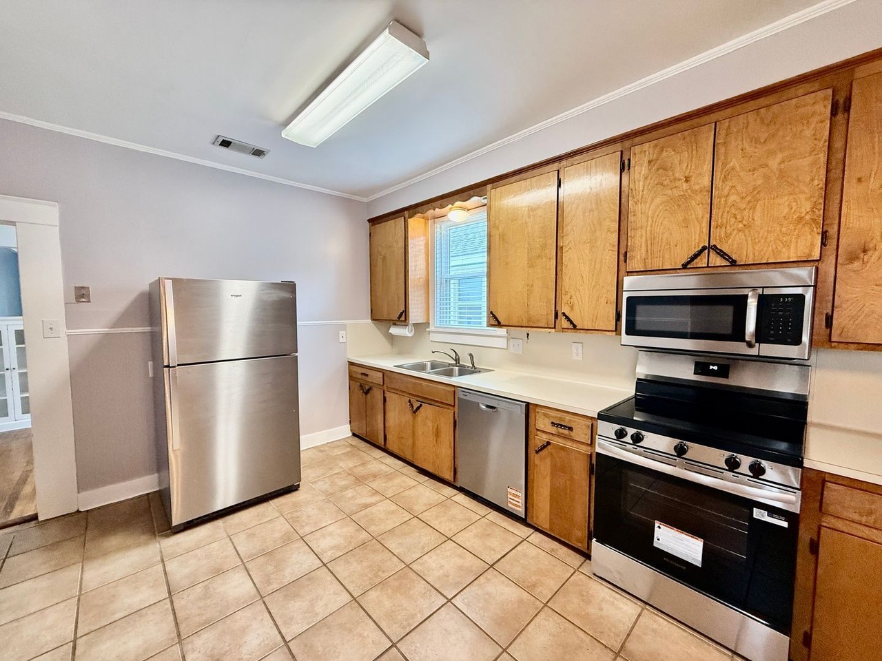 413 Edison St - Photo 6 of 16