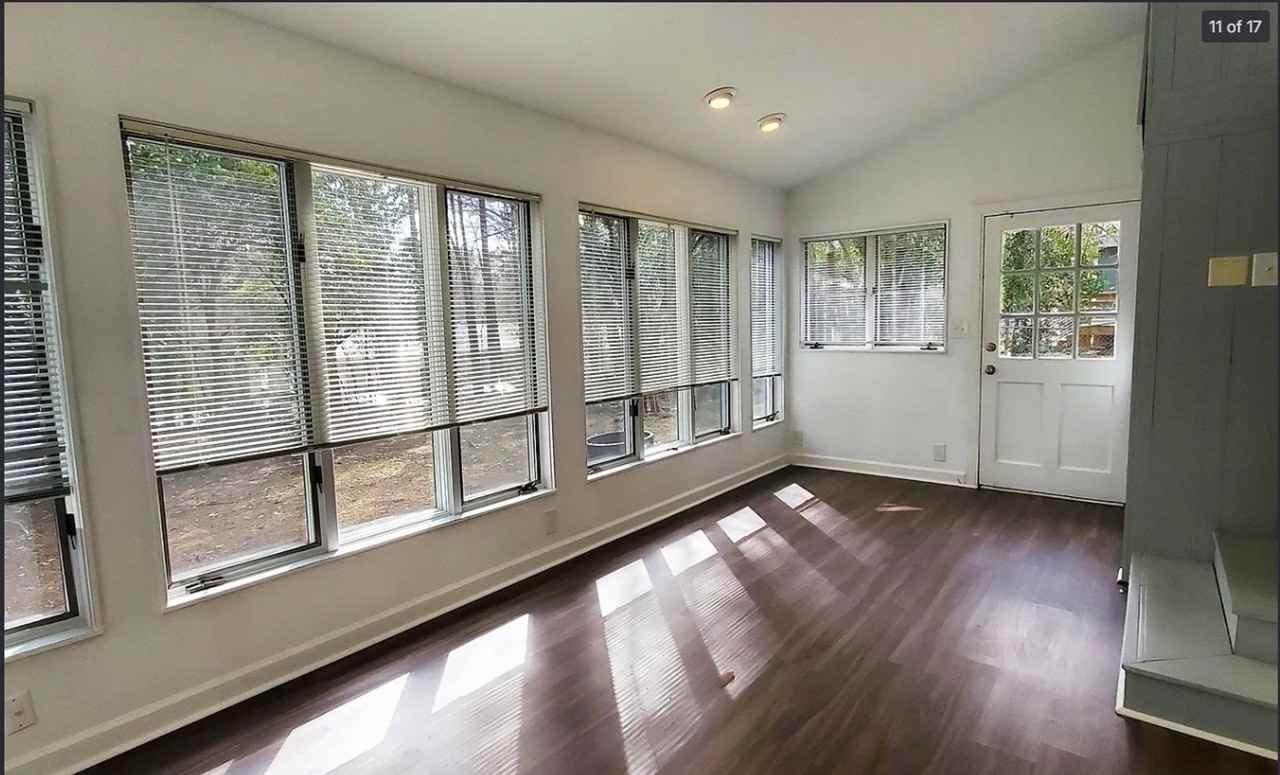 111 Barclay Rd - Photo 3 of 12
