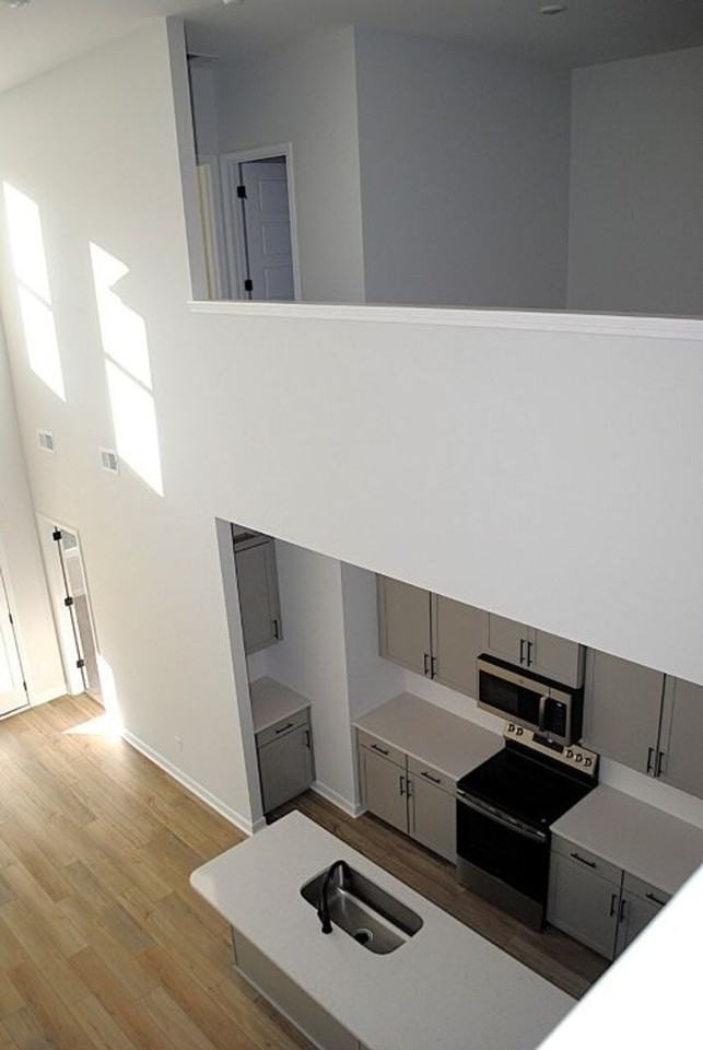 408 Ireland Way - Photo 7 of 26