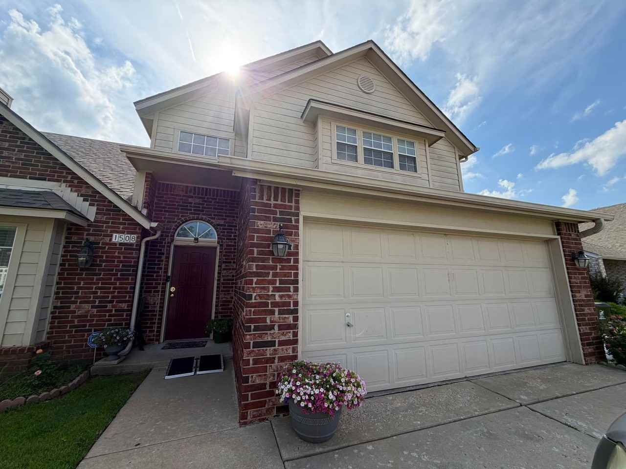1508 N Yellowood Ave - Photo 4 of 35