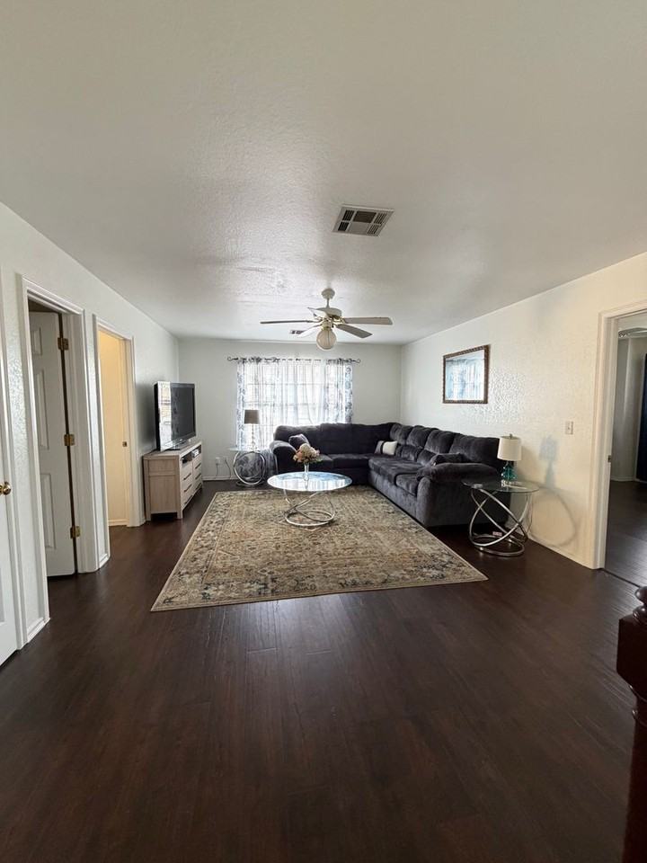 1508 N Yellowood Ave - Photo 7 of 35