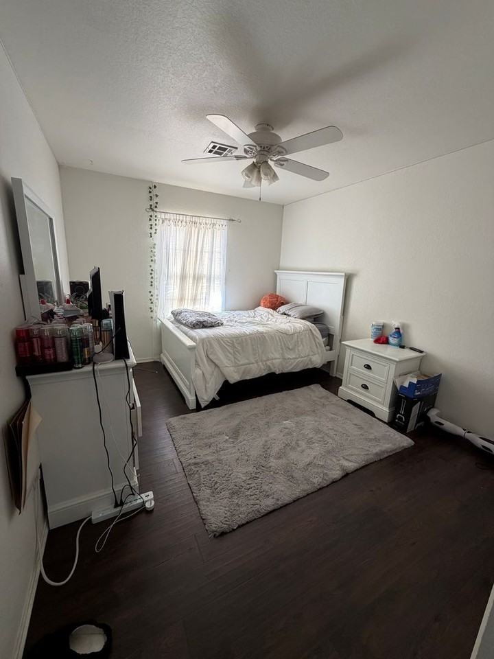 1508 N Yellowood Ave - Photo 6 of 33