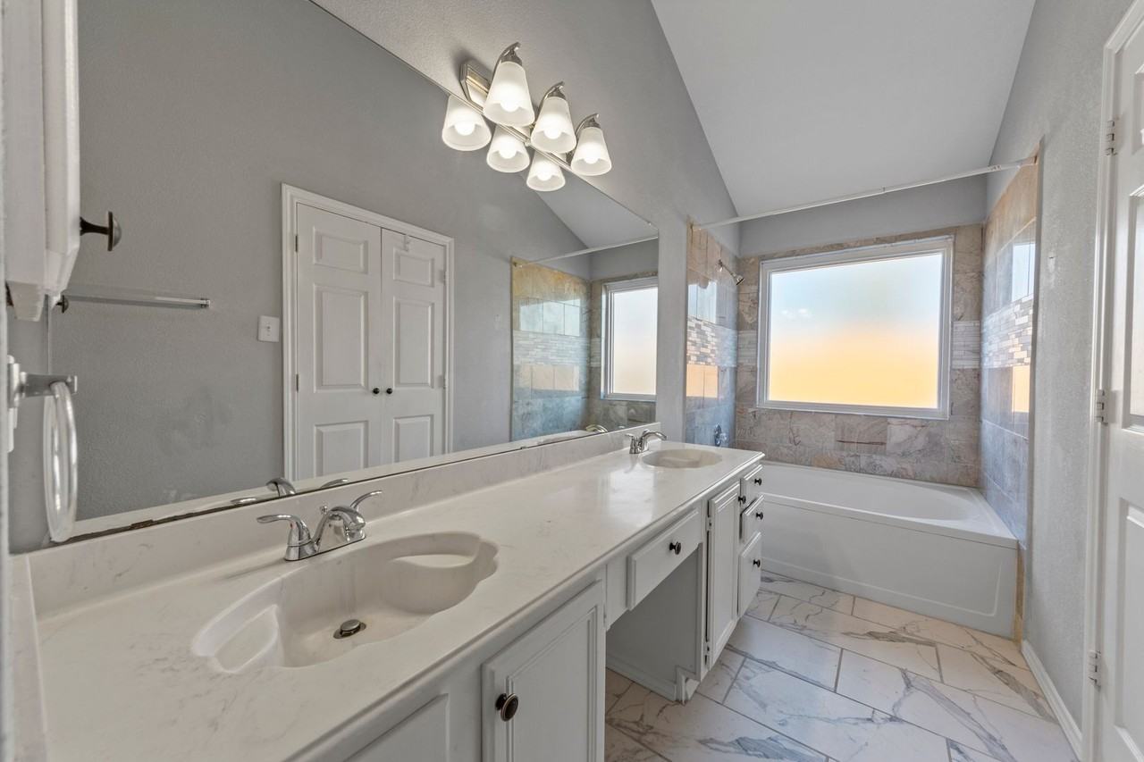 128 Overbrook Dr - Photo 3 of 38