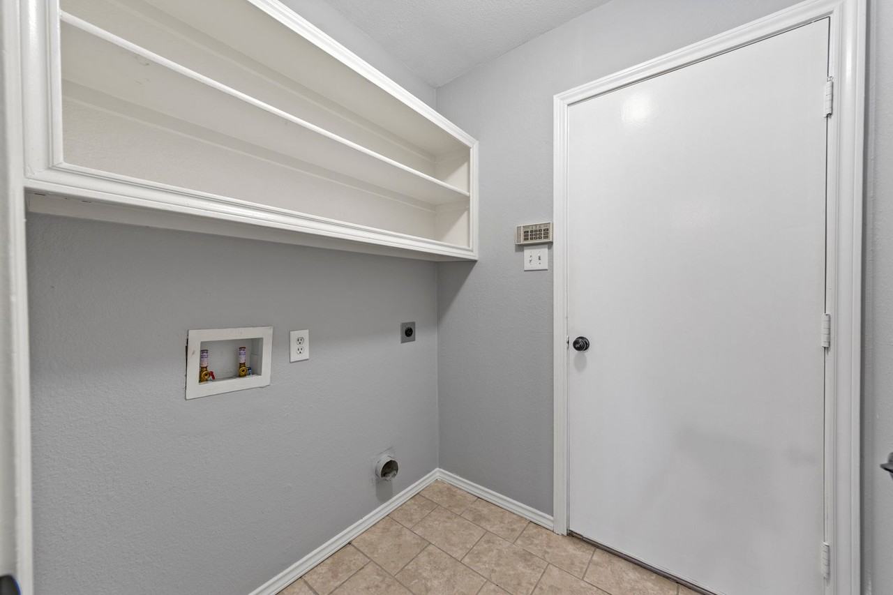 128 Overbrook Dr - Photo 4 of 38