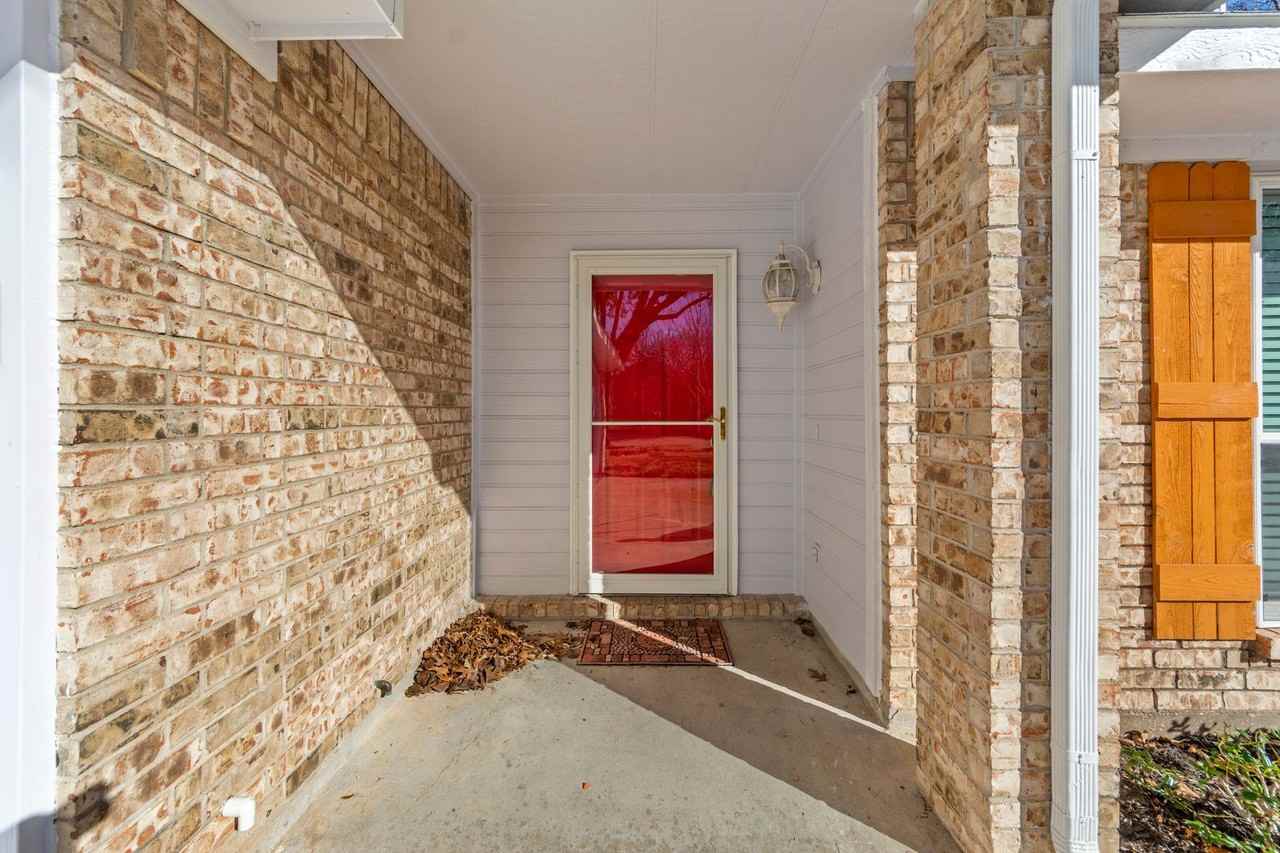 128 Overbrook Dr - Photo 2 of 38