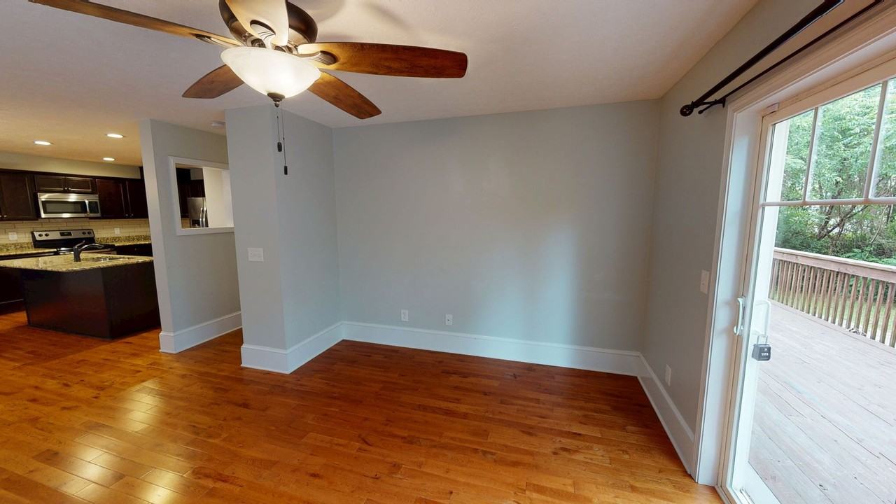 514 N Page St - Photo 5 of 33