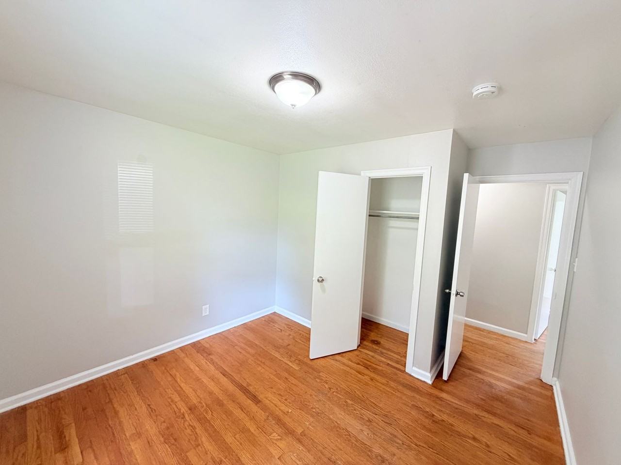 5403 Booth Ave - Photo 7 of 11