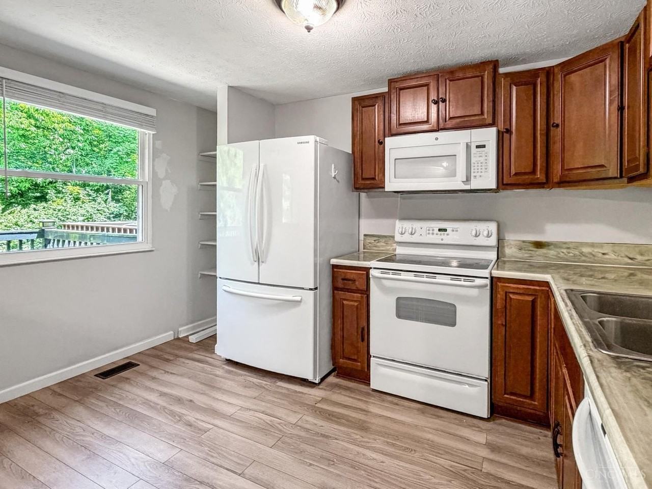 4560 New Market Ct #318 - Photo 7 of 34