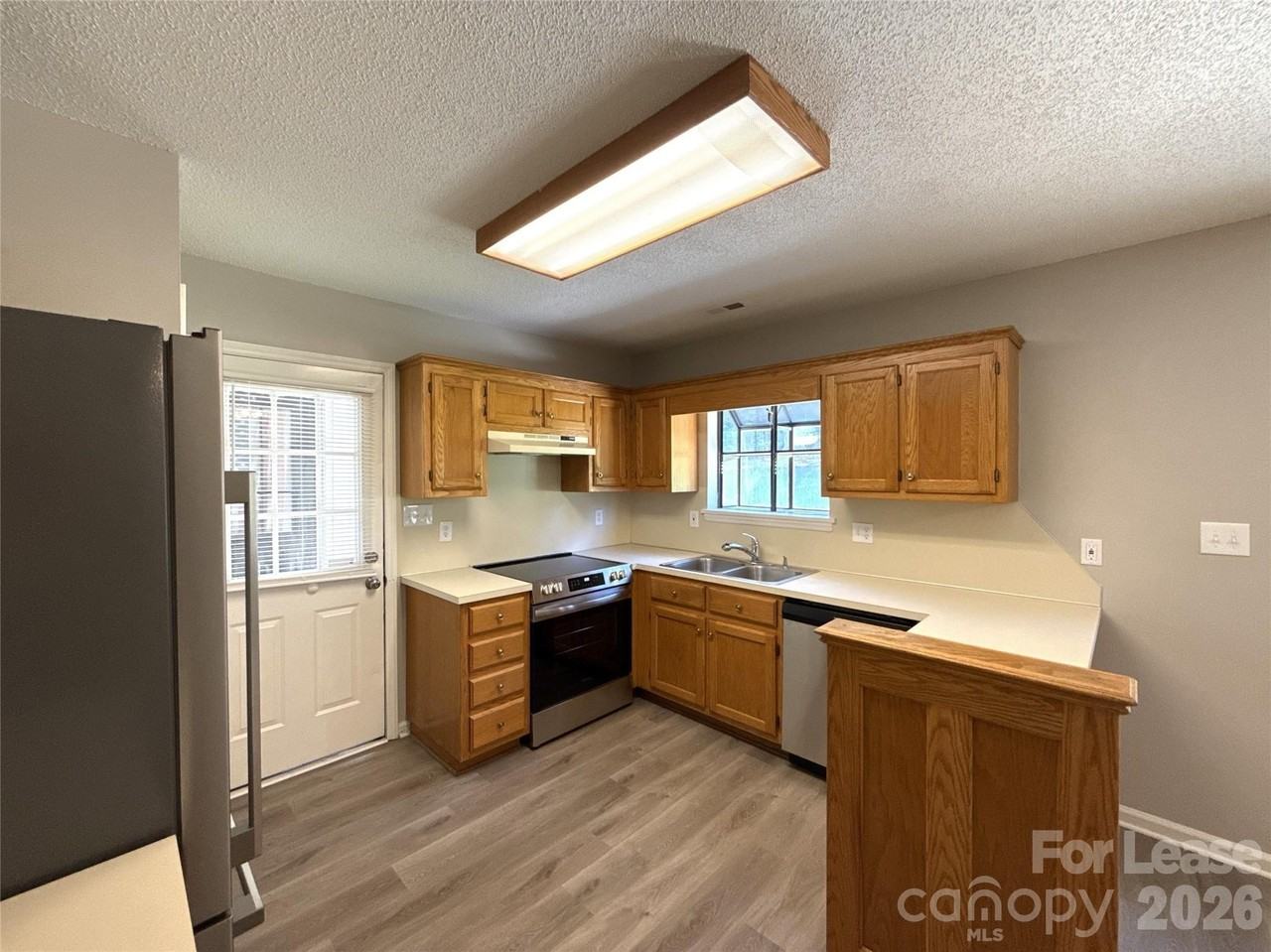 3211 Karen Ln - Photo 4 of 17