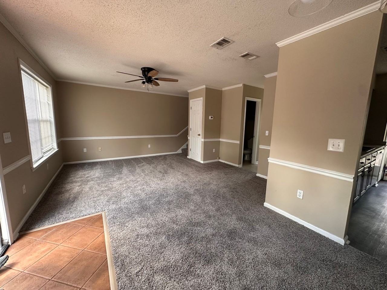 900 Country Club Rd - Photo 2 of 15