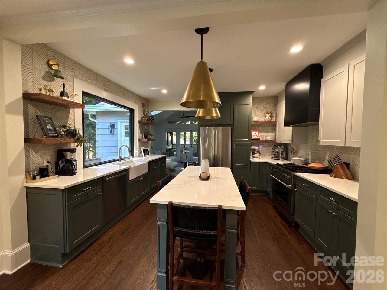 2016 Lombardy Cir - Photo 4 of 29