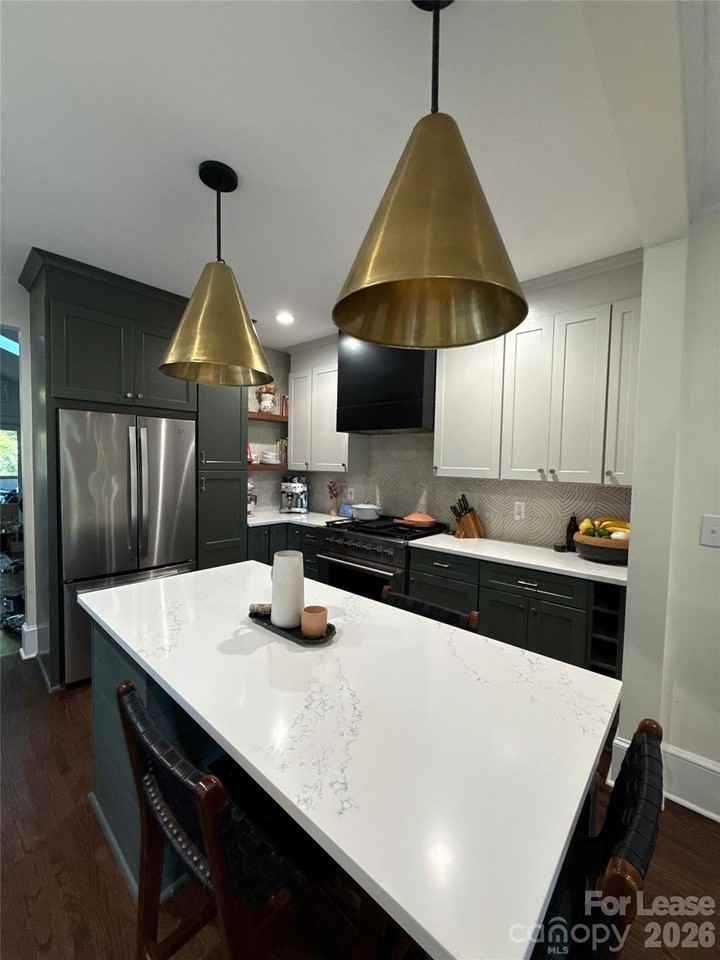 2016 Lombardy Cir - Photo 5 of 29