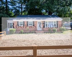 featured image of 815 Eastway Dr