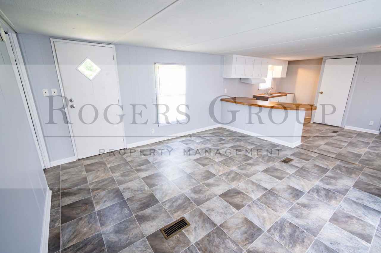 385 Julian Smith Rd #4 - Photo 3 of 9