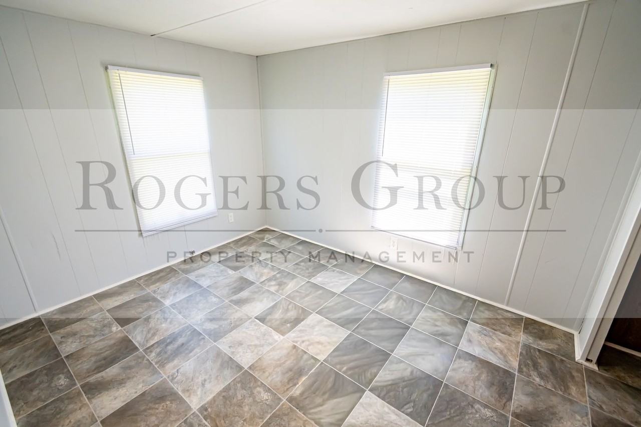 385 Julian Smith Rd #4 - Photo 6 of 9