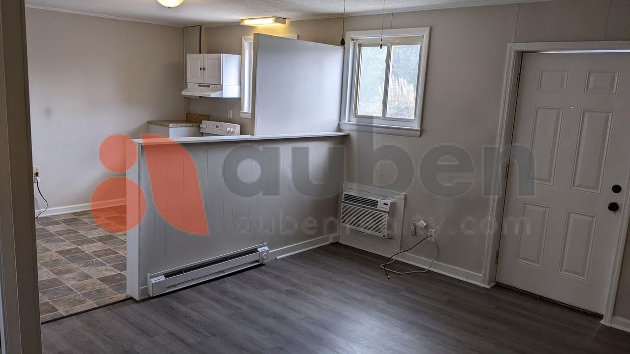 566 Julian Rd - Photo 3 of 7