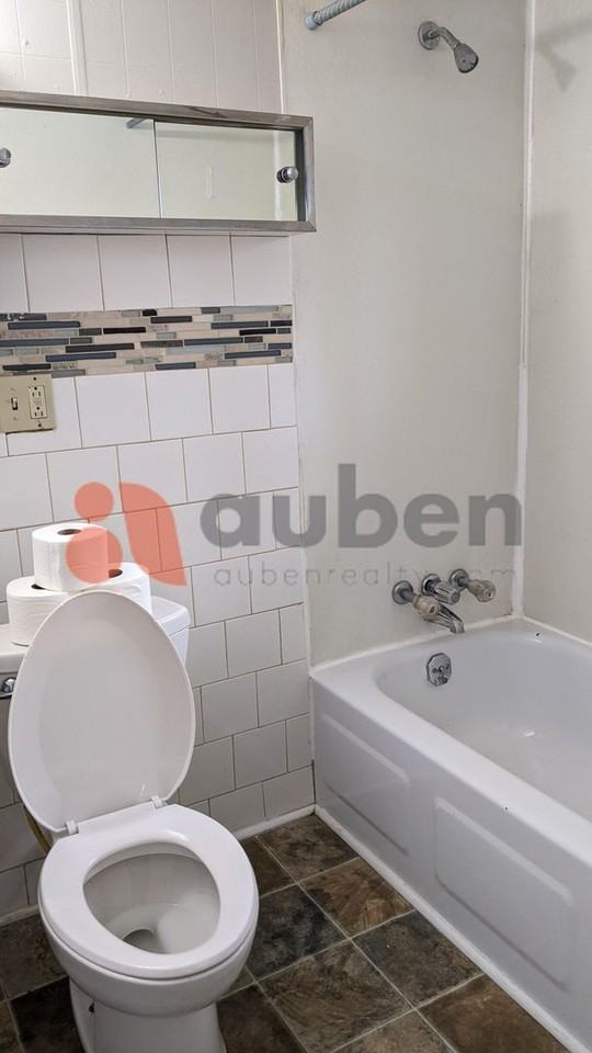 566 Julian Rd - Photo 7 of 7