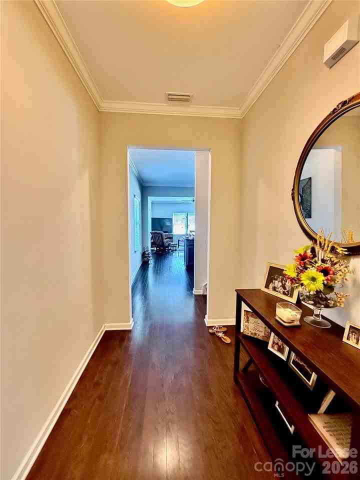 880 Summerlake Dr - Photo 3 of 34