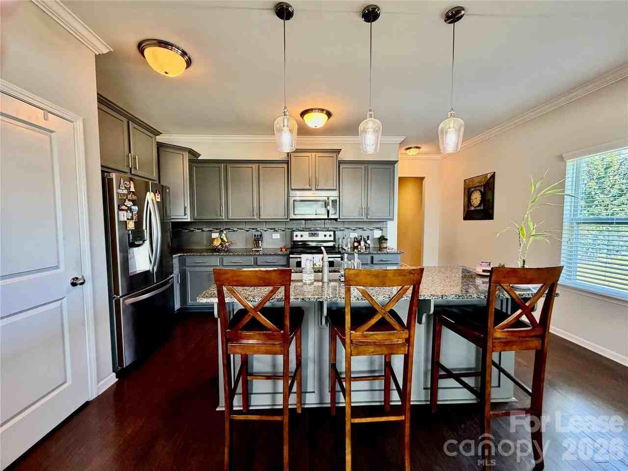 880 Summerlake Dr - Photo 5 of 34