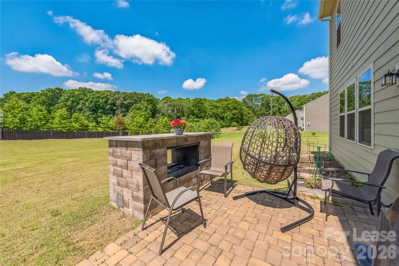 1012 Leland Dr - Photo 7 of 38