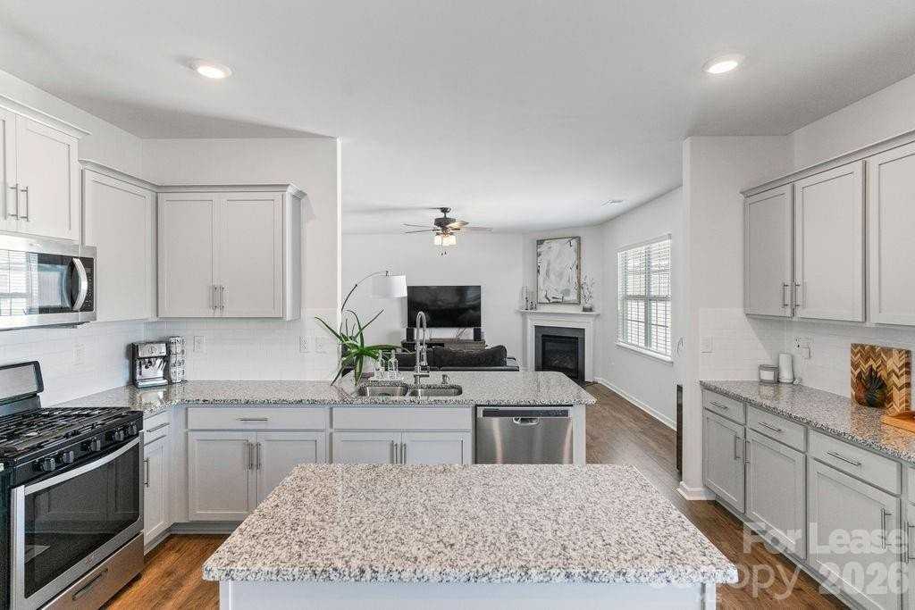 128 Neill Estate Ln - Photo 3 of 34