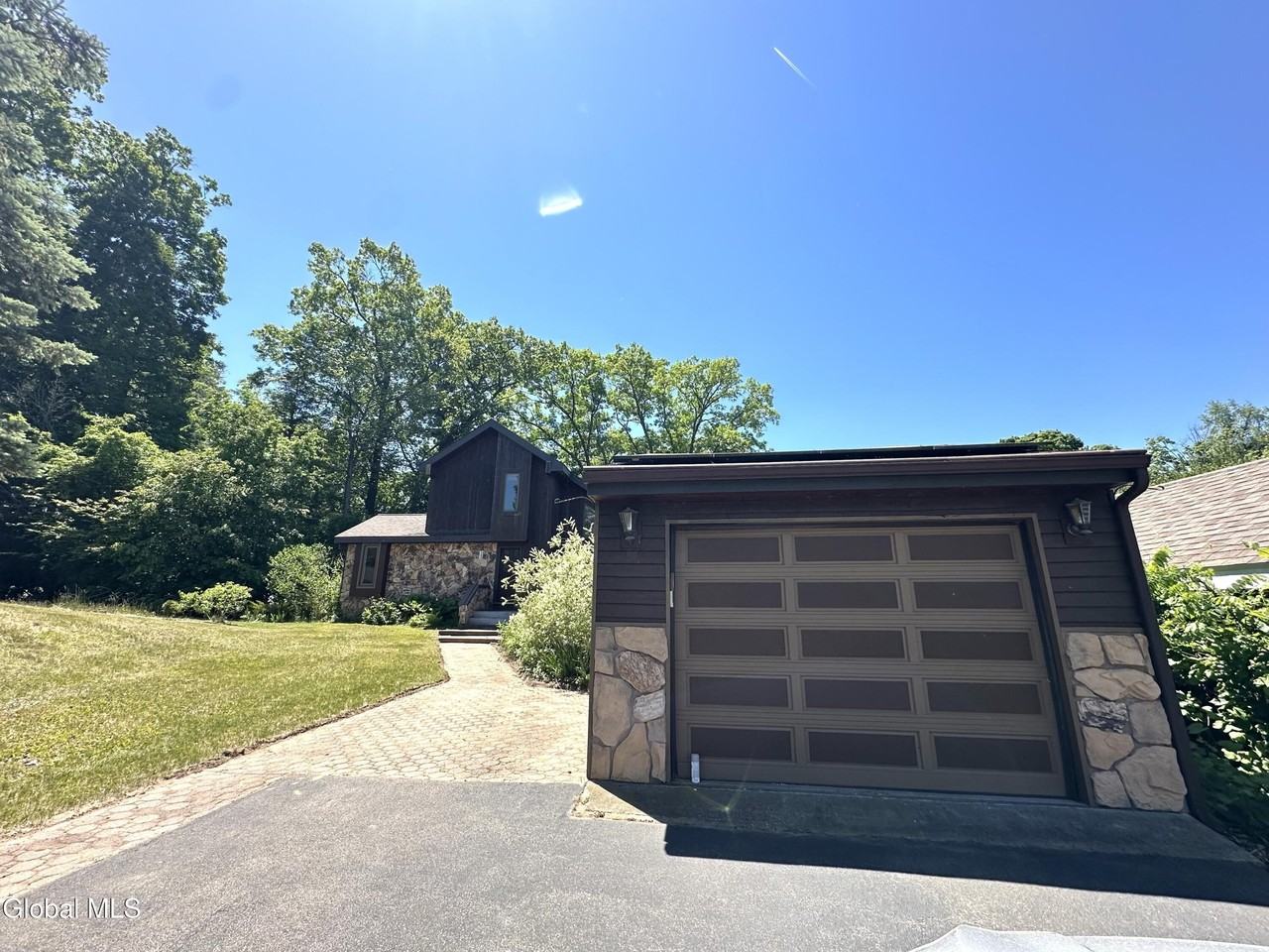 2810 Consaul Rd - Photo 3 of 19