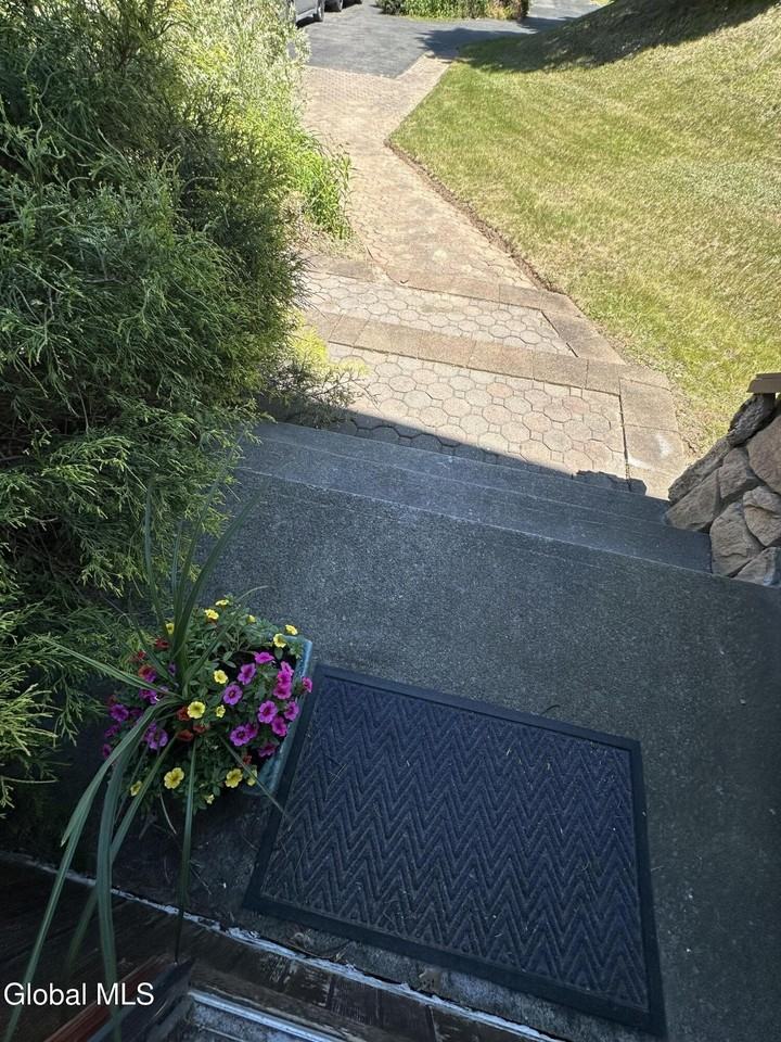 2810 Consaul Rd - Photo 5 of 19