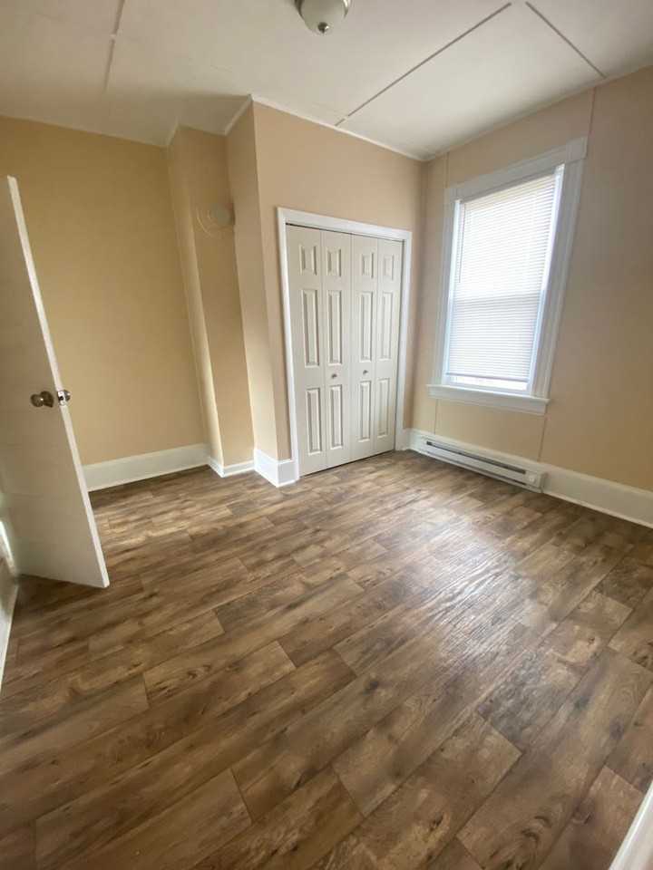119 18th St Se - Photo 2 of 10