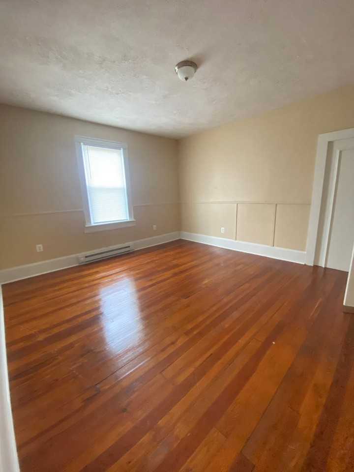 119 18th St Se - Photo 3 of 10