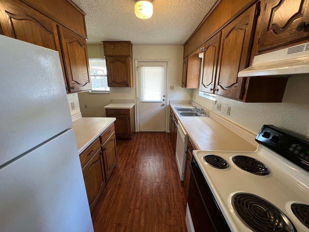 1417 Chapel Creek Rd - Photo 4 of 15