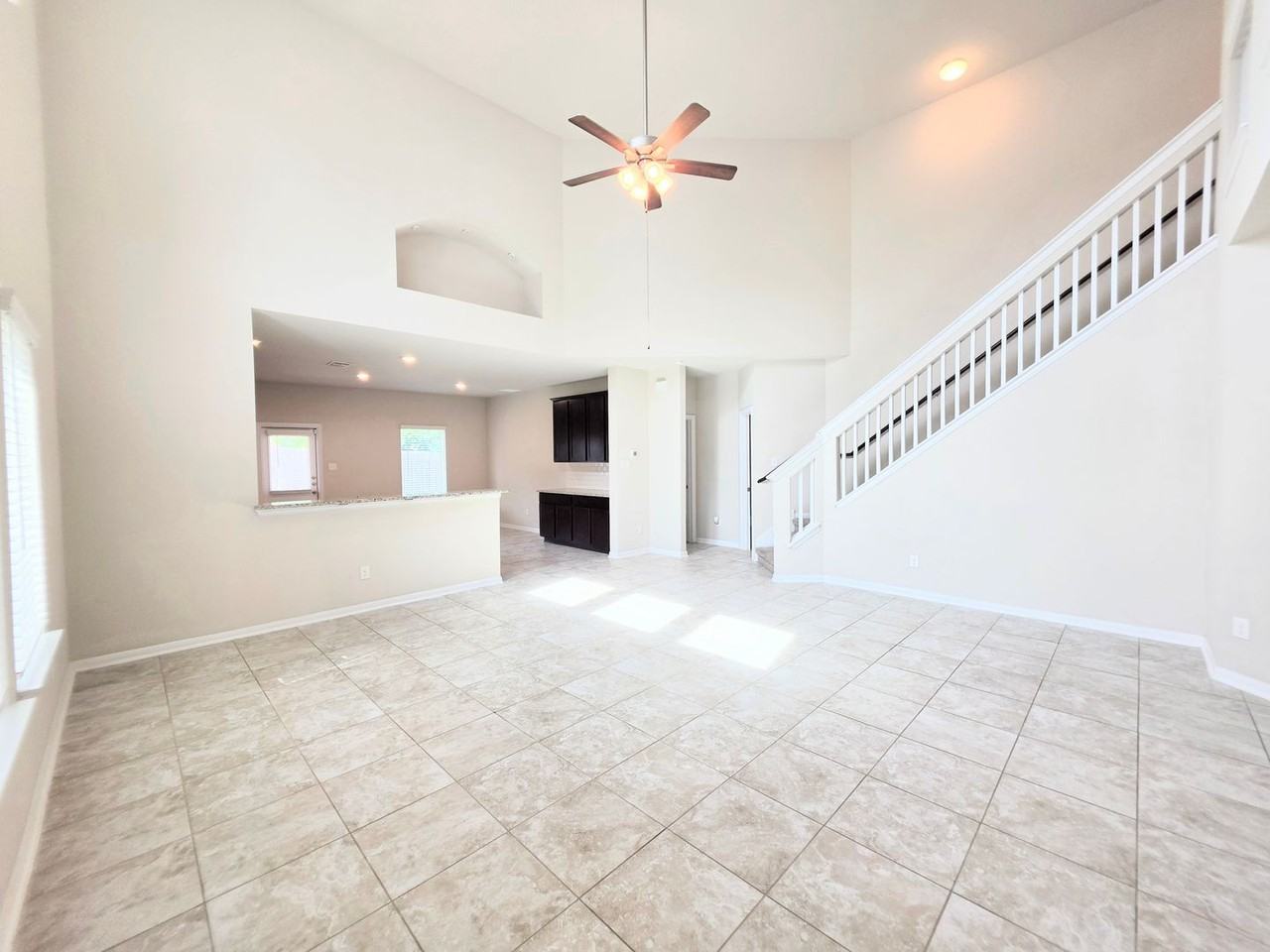 8931 Arundal Gdn - Photo 7 of 33