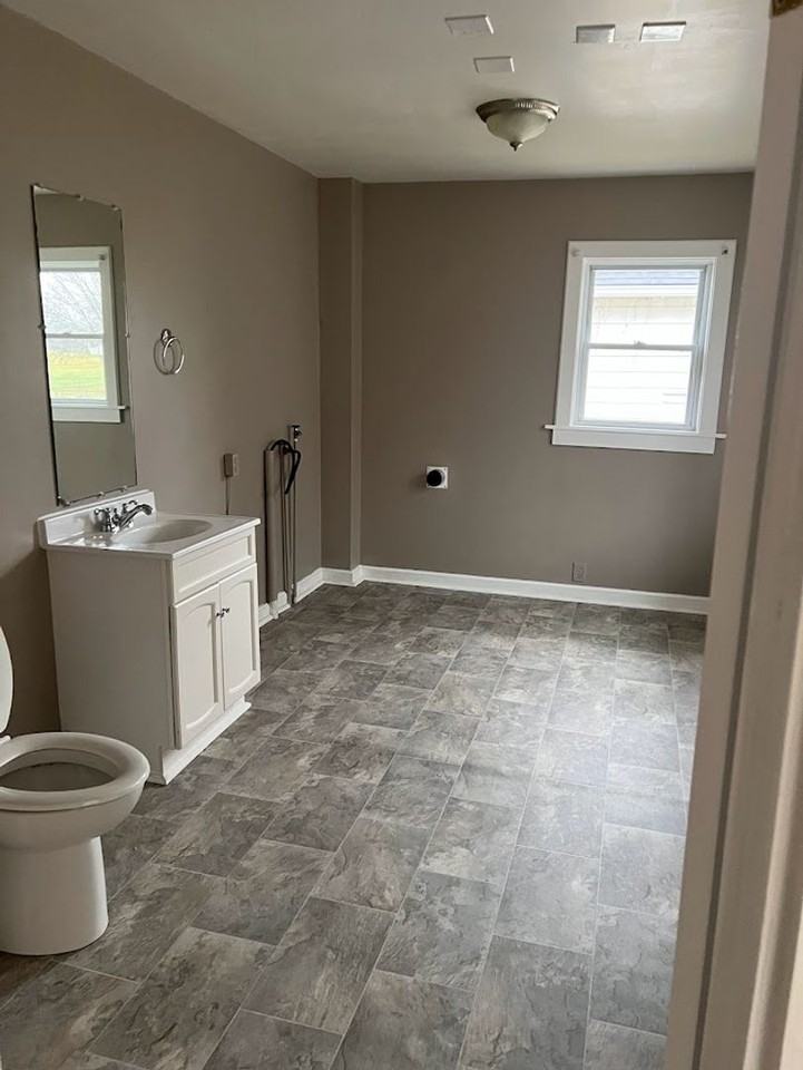 427 W Vinyard St - Photo 5 of 10