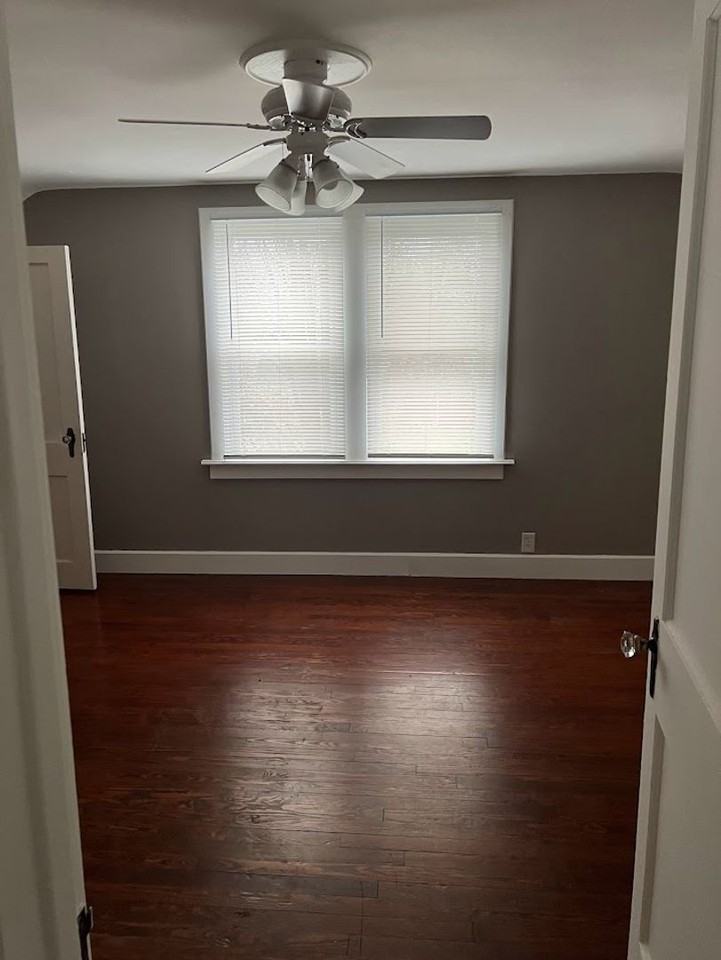 427 W Vinyard St - Photo 6 of 10