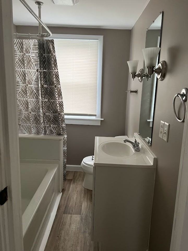 427 W Vinyard St - Photo 7 of 10