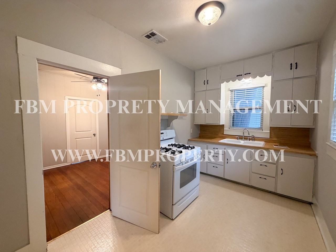 205 W Gilmer St - Photo 6 of 19