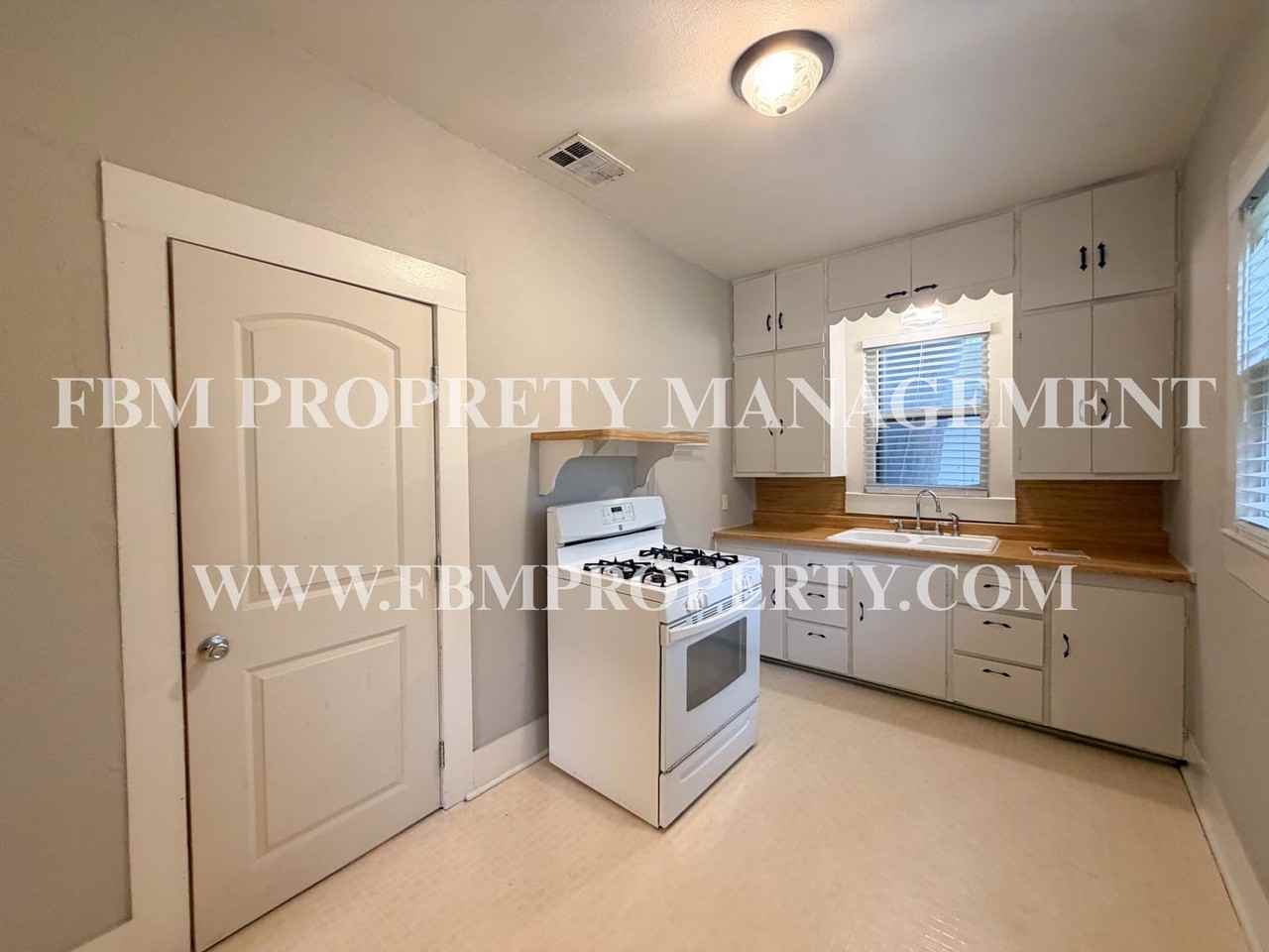 205 W Gilmer St - Photo 7 of 19